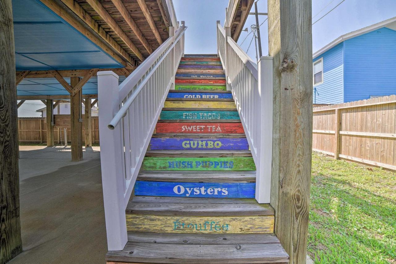 Trendy Port Aransas Home With Private Pool And Deck! Exterior photo