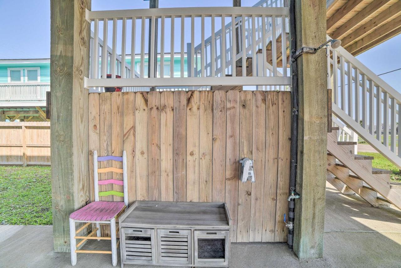 Trendy Port Aransas Home With Private Pool And Deck! Exterior photo