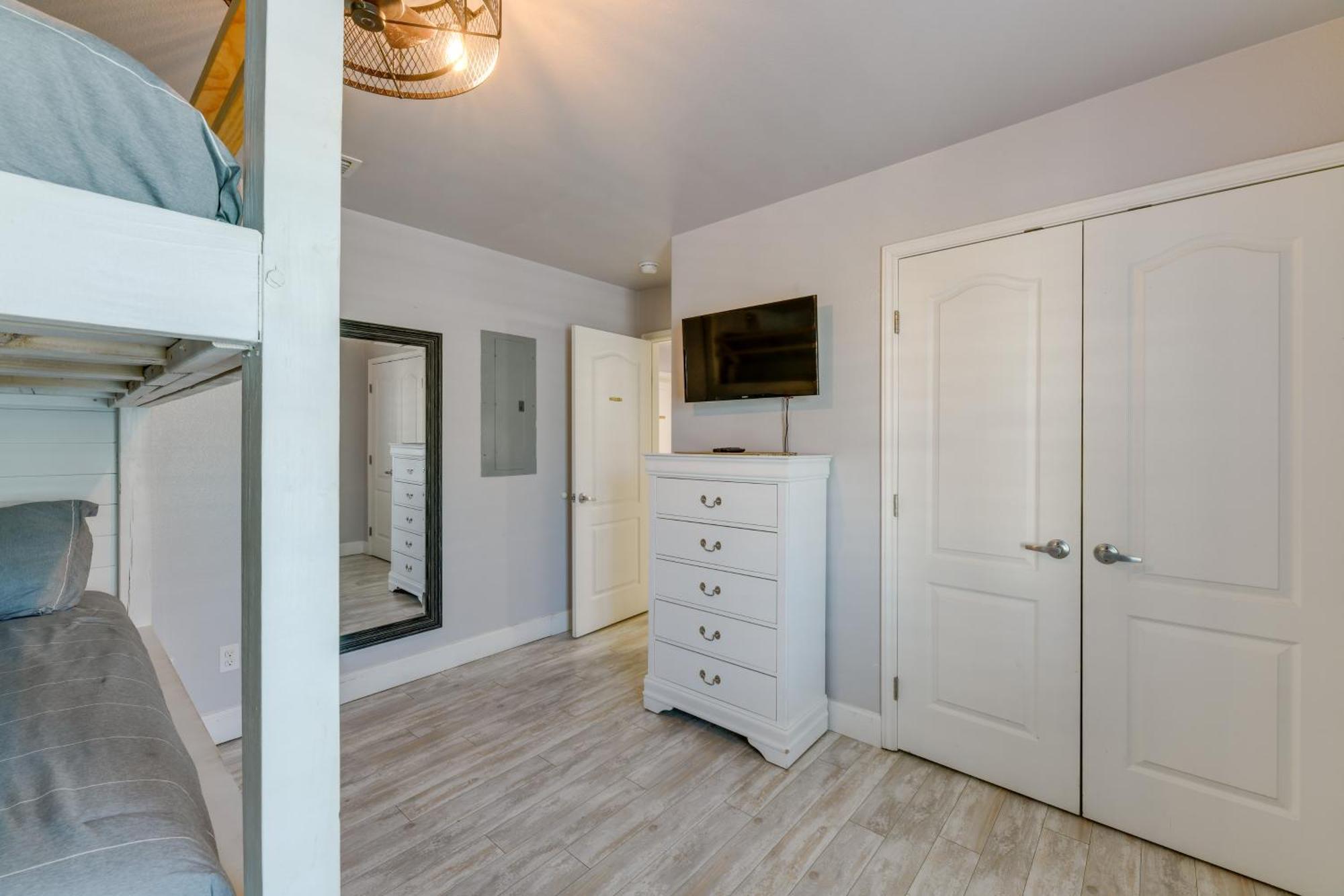 Trendy Port Aransas Home With Private Pool And Deck! Exterior photo