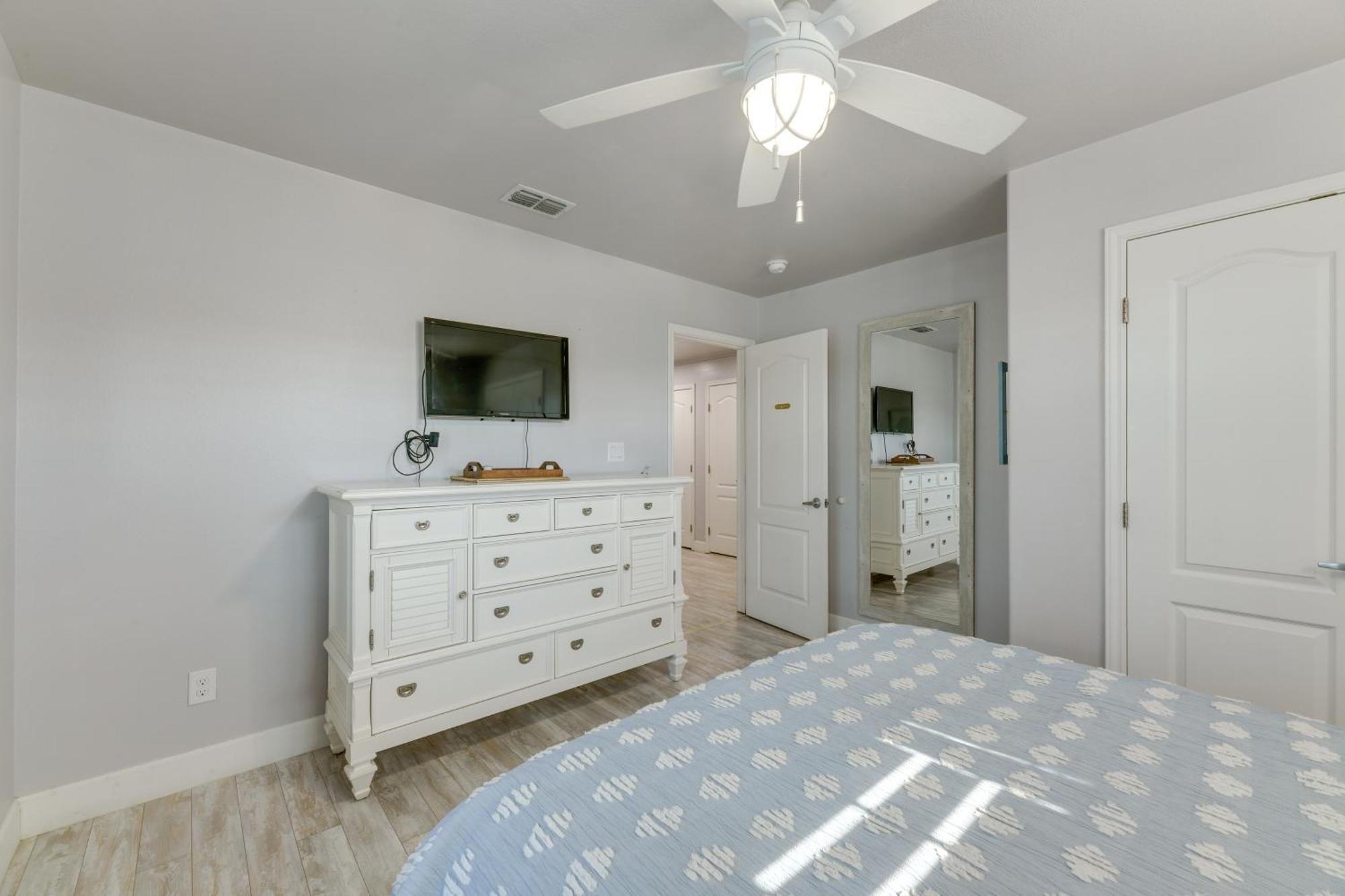 Trendy Port Aransas Home With Private Pool And Deck! Exterior photo