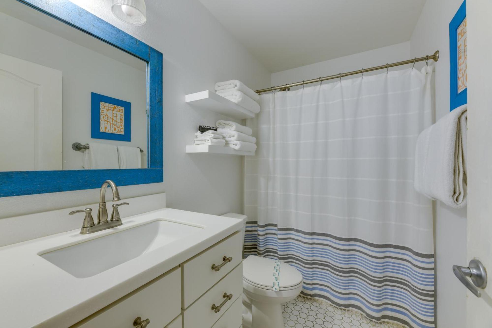 Trendy Port Aransas Home With Private Pool And Deck! Exterior photo