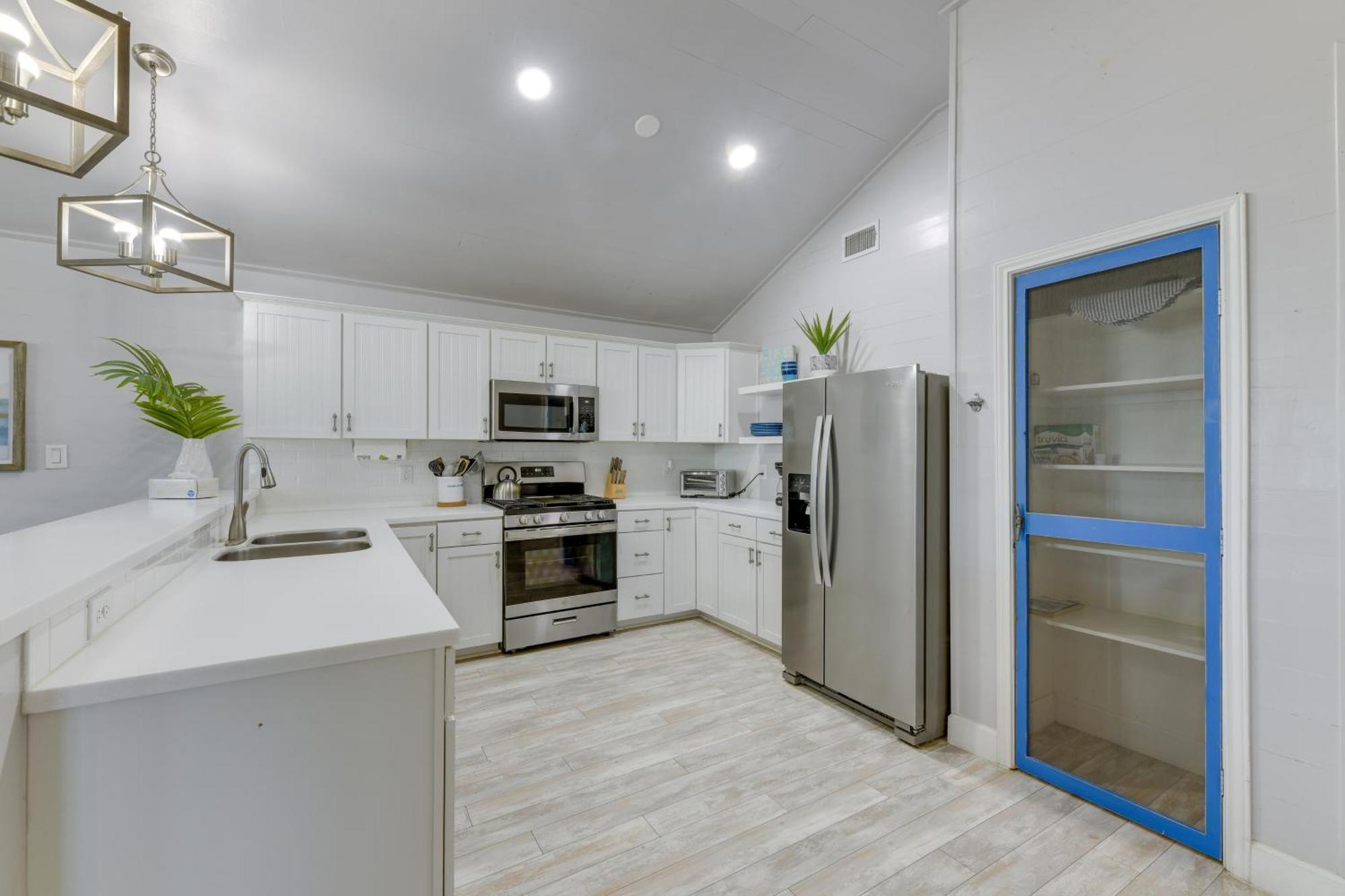 Trendy Port Aransas Home With Private Pool And Deck! Exterior photo